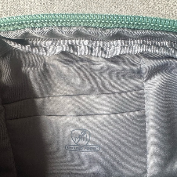 Open Story Anti Theft Green Crossbody Fanny Pack Travel Bag - Picture 7 of 8